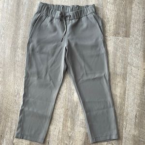 BNWOT Lululemon On the fly pants woven olive green